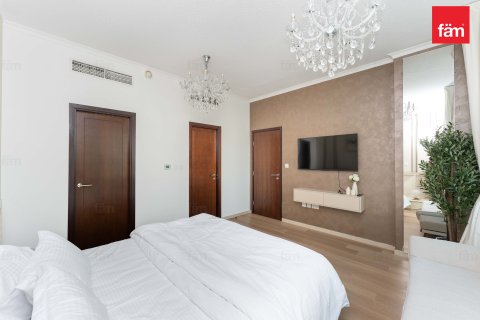 דירה להשכרה ב Downtown Dubai (Downtown Burj Dubai), Dubai, איחוד האמירויות  3 חדרי שינה, 170.8 מ"ר, מספר 722394 - תמונה 15