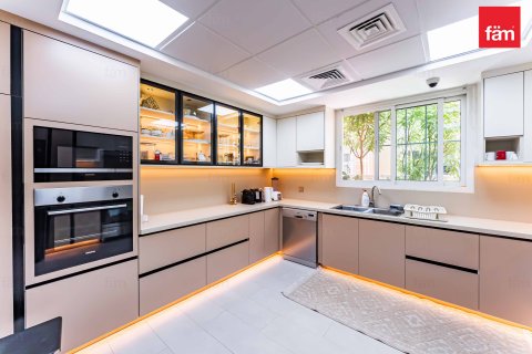 Vila di Dubai, UEA 5 kamar tidur, 816.4 m2 nomor 622285 - foto 28