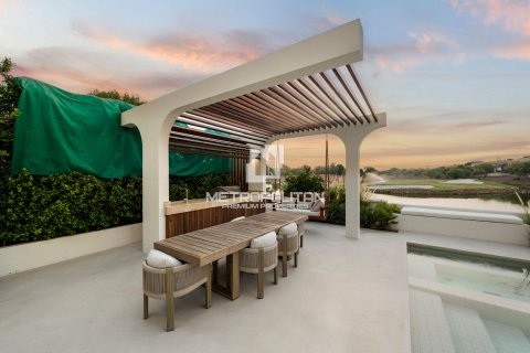 Villa te huur in Jumeirah Golf Estates, Dubai, VAE 5 slaapkamers, 822 vr.m., nr 663599 - foto 21
