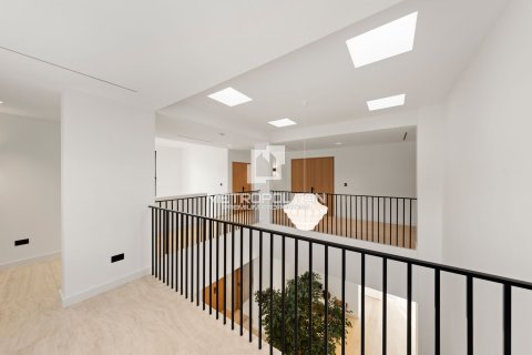 Villa te huur in Jumeirah Golf Estates, Dubai, VAE 5 slaapkamers, 822 vr.m., nr 663599 - foto 9