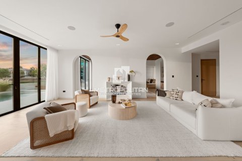 Villa te huur in Jumeirah Golf Estates, Dubai, VAE 5 slaapkamers, 822 vr.m., nr 663599 - foto 2