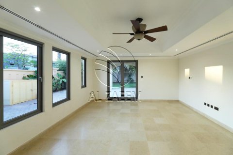 Vila na Saadiyat Island, Abu Dhabi, SAE 5 spální, 650 m2 č. 615385 - Fotografia 4