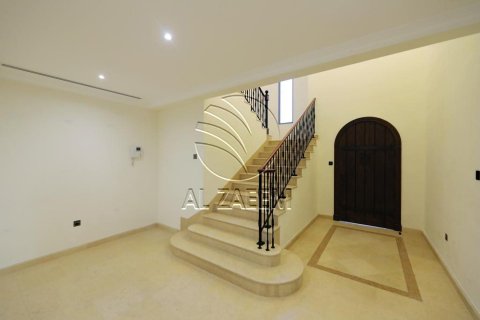 Vila na Saadiyat Island, Abu Dhabi, SAE 5 spální, 650 m2 č. 615385 - Fotografia 8