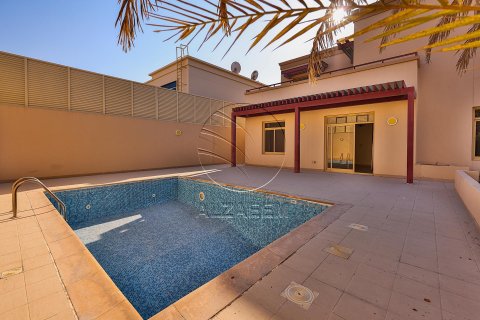 Vila v Abu Dhabi, SAE 5 ložnice, 501 m² Č.: 615384 - fotografie 2
