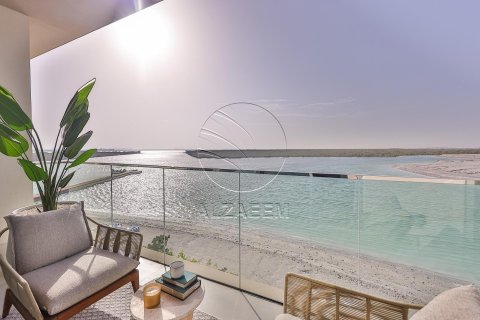 Vilë në Abu Dhabi, Emiratet e Bashkuara Arabe 7 dhoma gjumi, 700 m2. № 615382 - Foto 2