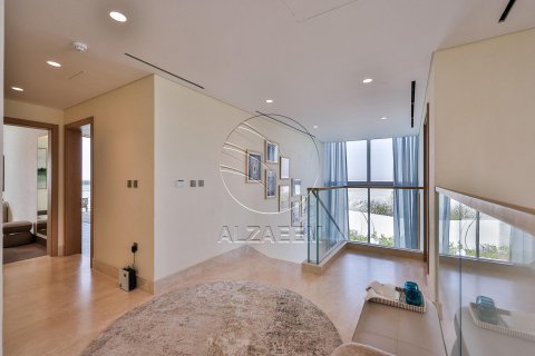 Vilë në Abu Dhabi, Emiratet e Bashkuara Arabe 7 dhoma gjumi, 700 m2. № 615382 - Foto 7
