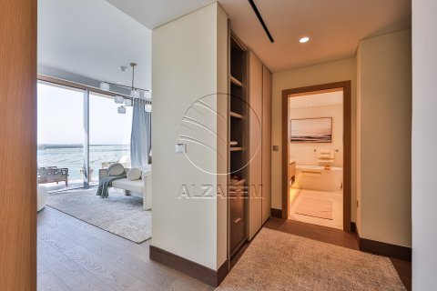 Vilë në Abu Dhabi, Emiratet e Bashkuara Arabe 7 dhoma gjumi, 700 m2. № 615382 - Foto 8