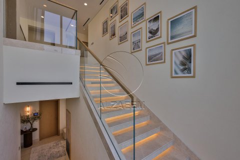 Vilë në Abu Dhabi, Emiratet e Bashkuara Arabe 7 dhoma gjumi, 700 m2. № 615382 - Foto 18