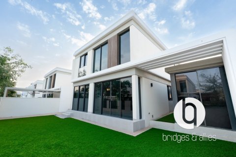 Vila v Tilal Al Ghaf, Dubai, SAE 4 spálne, 377 m2 č. 709689