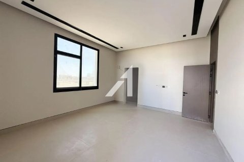 Üürile anda villa asukohaga Al Aweer, Dubai, AÜE: 4 magamistoaga, 1132 m² Nr 695582 - pilt 2