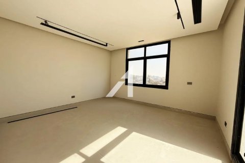 Üürile anda villa asukohaga Al Aweer, Dubai, AÜE: 4 magamistoaga, 1132 m² Nr 695582 - pilt 5