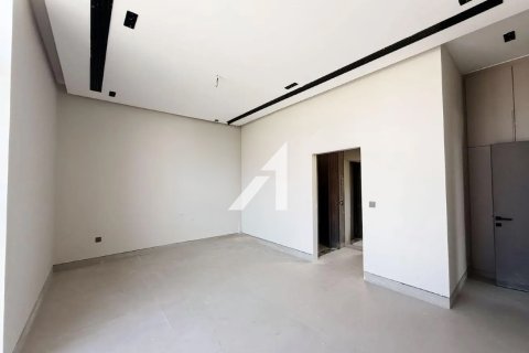 Üürile anda villa asukohaga Al Aweer, Dubai, AÜE: 4 magamistoaga, 1132 m² Nr 695582 - pilt 3