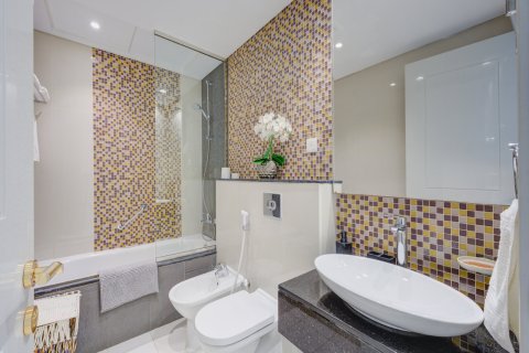 דירה למכירה ב Downtown Dubai (Downtown Burj Dubai), Dubai, איחוד האמירויות  2 חדרי שינה, 106 מ"ר, מספר 696041 - תמונה 14