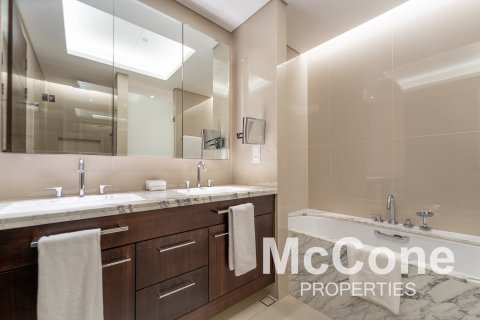 Appartamento in affitto a Downtown Dubai (Downtown Burj Dubai), Dubai, EAU 3 camere da letto, 226.5 mq. № 587439 - foto 20
