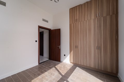 Σπίτι σε Nadd Al Sheba, Dubai, ΗΑΕ 4 υπνοδωμάτια, 258 τ.μ. Αρ. 701762 - φωτογραφία 12