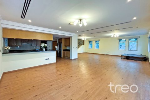 Villa til leie i Jumeirah Park, Dubai, Emiratene 4 soverom, 402.73 kvm Nr. 733461 - Foto 6