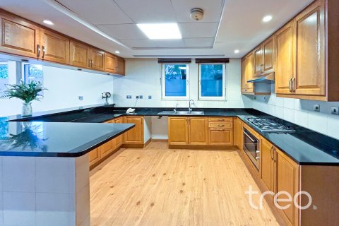 Villa til leie i Jumeirah Park, Dubai, Emiratene 4 soverom, 402.73 kvm Nr. 733461 - Foto 7