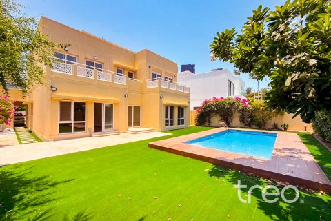 Vilë në Meadows, Dubai, Emiratet e Bashkuara Arabe 5 dhoma gjumi, 354.89 m2. № 733460 - Foto 1