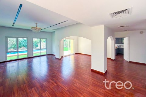 Vilë në Meadows, Dubai, Emiratet e Bashkuara Arabe 5 dhoma gjumi, 354.89 m2. № 733460 - Foto 2