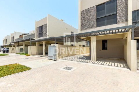 טאונהאוס להשכרה ב Dubai, איחוד האמירויות 3 חדרי שינה, 174.84 מ"ר, מספר 768622 - תמונה 1
