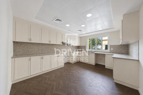 וילה להשכרה ב Al Barsha, Dubai, איחוד האמירויות  4 חדרי שינה, 326.83 מ"ר, מספר 768626 - תמונה 16