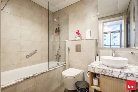 Apartamento en venta en Business Bay, Dubai, EAU 2 dormitorios, 75.2 m2 № 701367 - foto 18