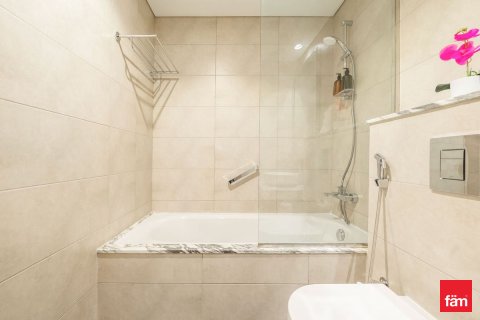 Apartamento en venta en Business Bay, Dubai, EAU 2 dormitorios, 75.2 m2 № 701367 - foto 19