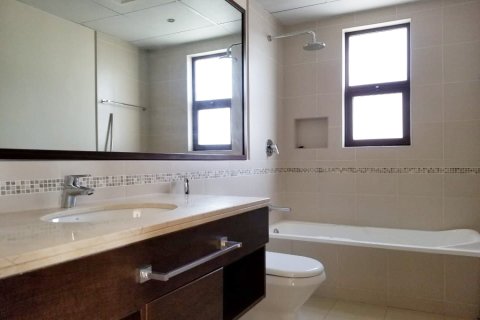 Casa urbana para arrendamento em Reem, Dubai, EAU 4 quartos, 297 m2 № 701681 - foto 7
