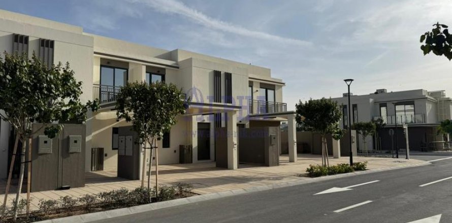 Adosado en Al Hamra Village, Ras Al Khaimah, EAU 2 dormitorios, 136.9 m² № 702834
