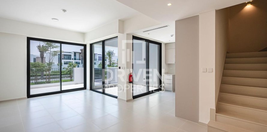 Casa urbana em Arabian Ranches 3, Dubai, EAU 4 quartos, 278.89 m2 № 744608