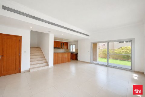 Városi lakóépület itt: Dubai, EAE, 3 hálószoba, 281.2 m², azonosító: 548133