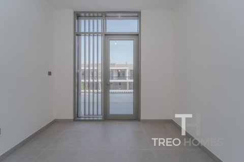 Townhouse in Arabian Ranches 3, Dubai, UAE 4 bedrooms, 234 sq.m. № 597575 - photo 16