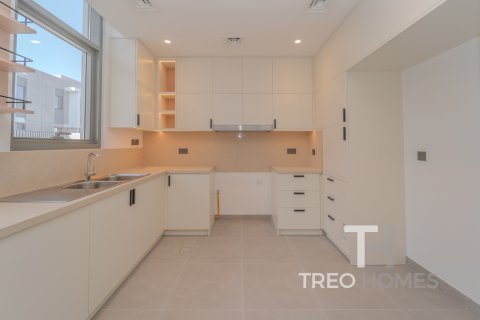 Townhouse in Arabian Ranches 3, Dubai, UAE 4 bedrooms, 234 sq.m. № 597575 - photo 2