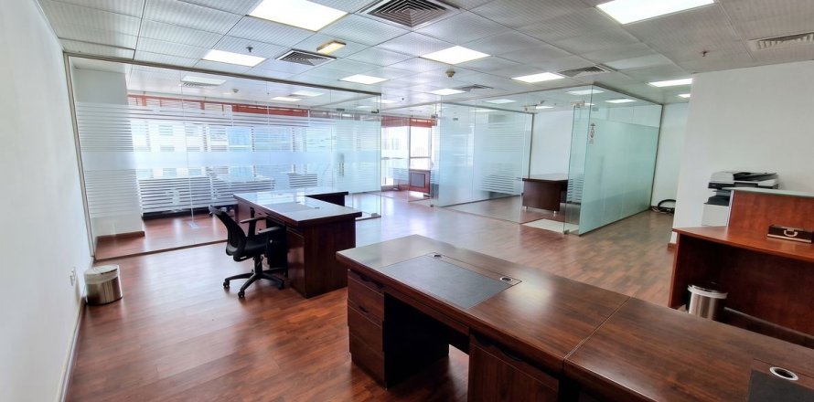 Kantor di Dubai, UEA 100 m2 nomor 703890