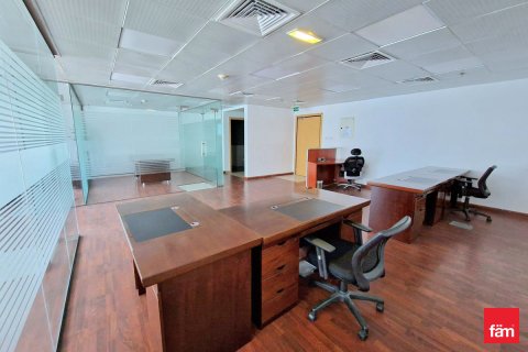 Toimisto Dubai, Arabiemiraatit 100 m2 № 703890