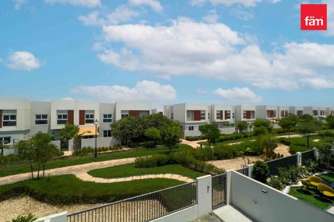 Dubai, BAE’de satılık townhouse 3 yatak odası, 165 m&sup2; No 573407 - fotoğraf 2