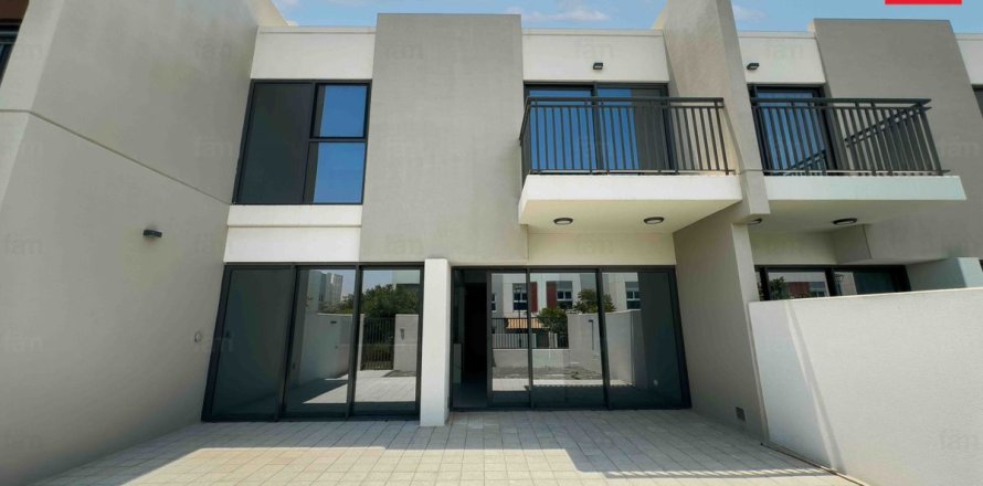 Dubai、UAEにあるタウンハウス 3ベッドルーム、165 m2 No573407