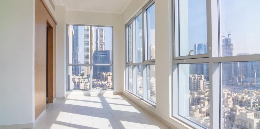 Apartment in Downtown Dubai (Downtown Burj Dubai), UAE 3 bedrooms, 221 sq.m. № 693122