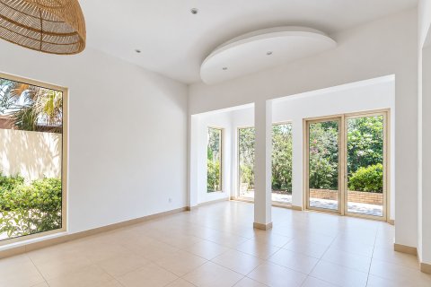 Снять в аренду виллу в Арабиан Ранчес, Дубай, ОАЭ 3 спальни, 329.81м2, № 764404 - фото 6