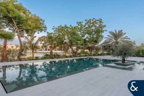 Vila v Jumeirah Islands, Dubai, SAE 4 spálne, 988 m2 č. 698239 - Fotografia 25