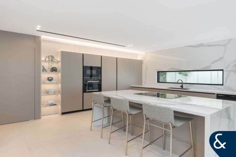 Vila v Jumeirah Islands, Dubai, SAE 4 spálne, 988 m2 č. 698239 - Fotografia 11