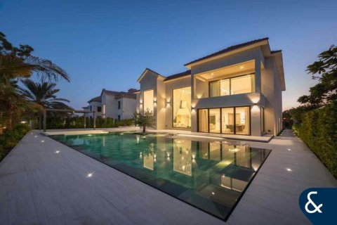 Vila v Jumeirah Islands, Dubai, SAE 4 spálne, 988 m2 č. 698239 - Fotografia 1