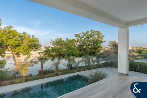 Vila v Jumeirah Islands, Dubai, SAE 4 spálne, 988 m2 č. 698239 - Fotografia 23