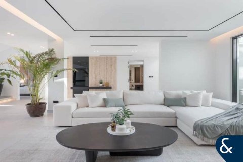 Vila v Jumeirah Islands, Dubai, SAE 4 spálne, 988 m2 č. 698239 - Fotografia 6