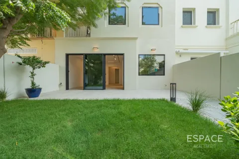 Villa à vendre à  The Springs, Dubai, EAU 2 chambres, 153 m2 № 678666 - photo 1