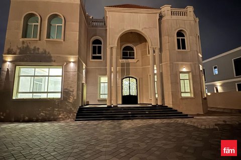 Vila v Al Aweer, Dubai, SAE 5 ložnice, 577.9 m² Č.: 612290 - fotografie 10