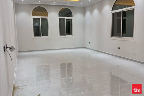 Vila v Al Aweer, Dubai, SAE 5 ložnice, 577.9 m² Č.: 612290 - fotografie 2