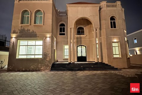 Vila v Al Aweer, Dubai, SAE 5 ložnice, 577.9 m² Č.: 612290 - fotografie 7