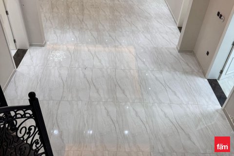 Vila v Al Aweer, Dubai, SAE 5 ložnice, 577.9 m² Č.: 612290 - fotografie 5