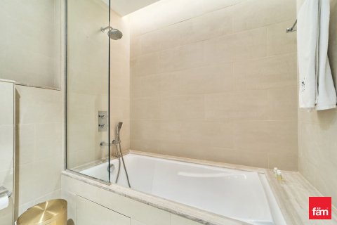 Apartment in Downtown Dubai (Downtown Burj Dubai), UAE 3 bedrooms, 176.1 sq.m. № 678452 - photo 20